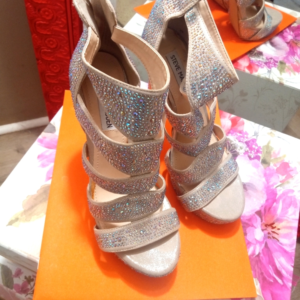 STEVE MADDEN Angelina Champagne Rhinestone Platform Sandal Wedding Heels 8.5